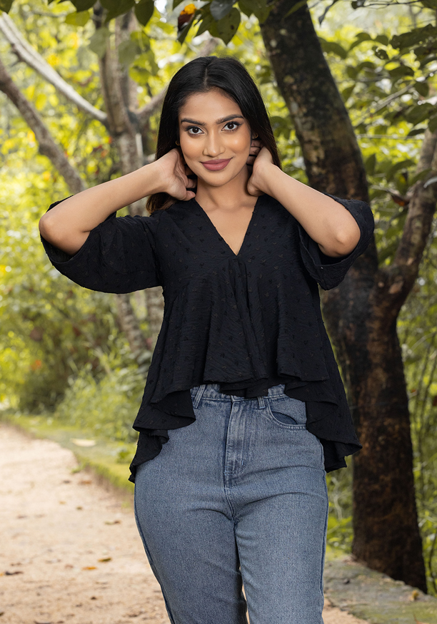 VINNIE V NECK BLACK BLOUSE 