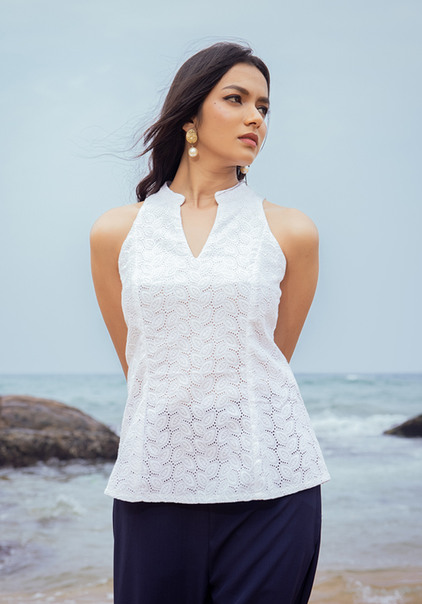 CLEVA WHITE SLEEVELESS BLOUSE Nilsonline