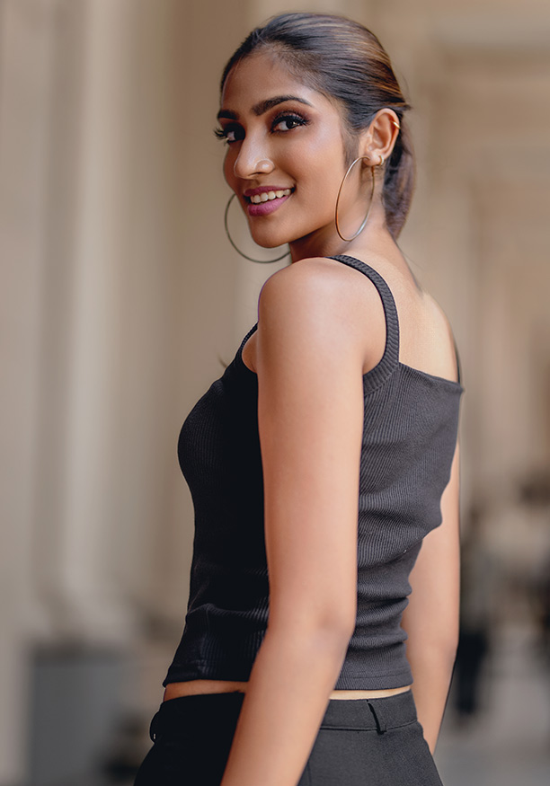 AVERY SQUARE NECK BLACK SKINNY